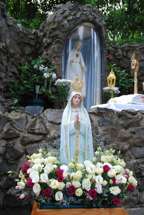 Our lady of fatima statue in our lady of sorrows basilica, chicago. Our Lady of Fatima Grotto