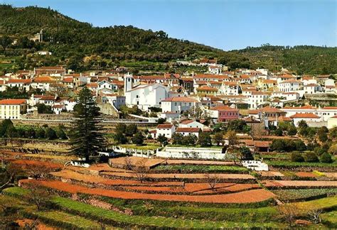 The population in 2011 was 6,045, in an area of 395.30 km 2. Retratos de Portugal: Monchique - Vista Parcial