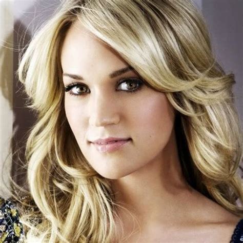Carrie Underwood To Sing At Cma Awards Celebrity Bug