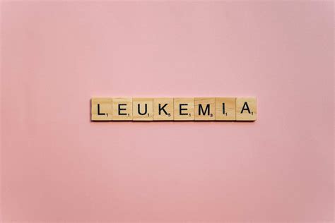 La leucemia è un tumore del sangue che colpisce i globuli bianchi, i quali in genere hanno il compito di combattere le infezioni e le malattie. Leucemia linfatica cronica: sintomi, fattori di rischio e ...