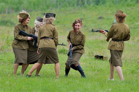 How About A Picture Of Russian Women With Guns To Start The Morning Ar Com