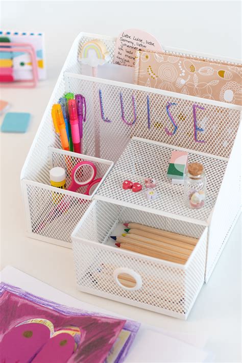 Ihr kind kommt in die schule, dann benötigen sie für die. Personalisierter Schreibtisch Organizer und Utensilo für ...