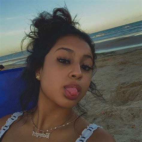 thugginluhhazel profiles pretty latinas light skin girls cute poses for pictures