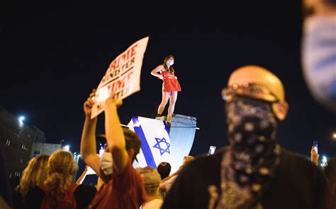 בהמשך יתפנו חברי הכנסת בליכוד, במפלגת העבודה, בבית היהודי ובמרצ לעבר המשוכה הקשה לפני הבחירות: מדיניות משרד הרווחה: סטודנטית לעבודה סוציאלית מתערטלת על ...