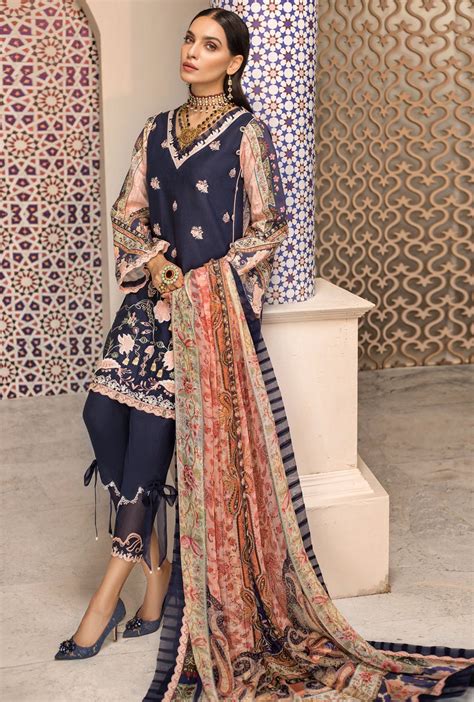 Shanaya By Saadia Asad Festive Lawn Collection 2019 D3 Navy Blue