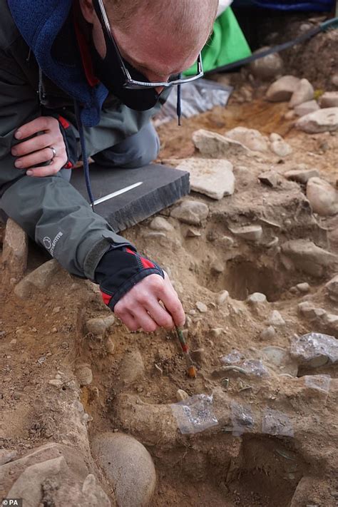 Metal Detectorist Unearths Nationally Significant Bronze Age Objects
