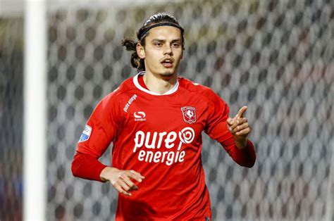 Piyasa değeri bonservis mevki eski kulübü transfer dönemi. Man City Transfer News: Enes Unal completes Villarreal ...