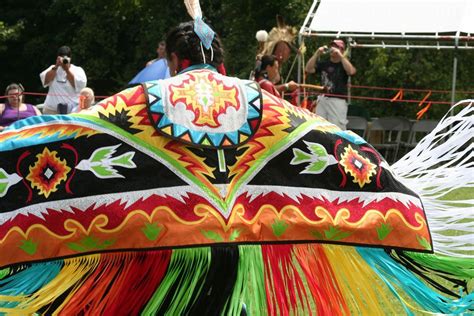 beautiful shawl | Fancy dancer, Native american dance, Fancy shawl regalia