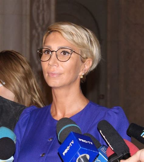 Raluca turcan, cel mai crunt anunţ pentru bugetarii leneşi: RALUCA TURCAN: PNL propune vot prin corespondenţă la ...