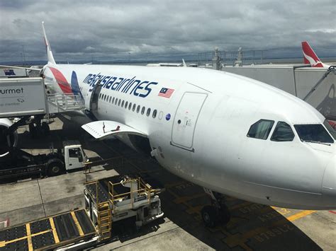 If they have baggage to check in, the baggage counter provides easy and prompt baggage processing services. Malaysia Airlines Business Class Airbus A330-300 Auckland ...