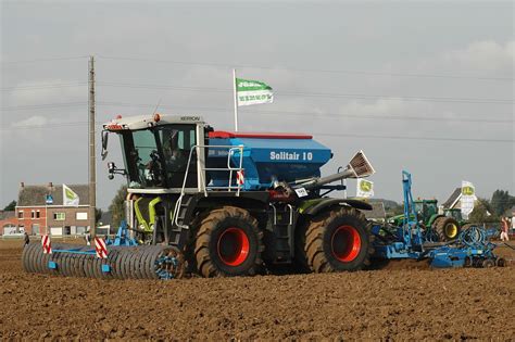 Claas farm tractors by model. Claas Xerion - Wikipedia