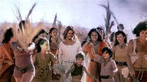 Film version of the musical stage play, presenting the last few weeks of christ's life told in an anachronistic manner. JESUS CHRIST SUPERSTAR E L'OSSIMORO DELL'ANTITESI ...