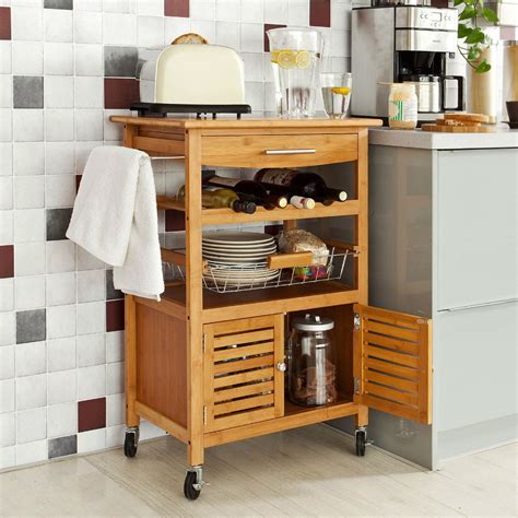Los muebles auxiliares pueden colocarse en cualquier estancia de la casa, desde el salón al baño, pasando por la cocina y por supuesto los dormitorios. Cómo elegir muebles pequeños de cocina | Revista TendenciaDeco