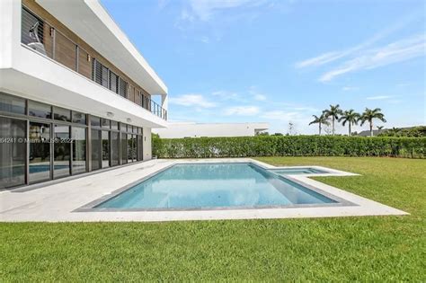 Home Of The Day Modern Luxury In Exclusive Botaniko Of Weston