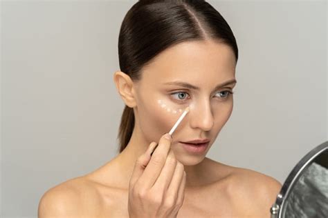 How To Apply Makeup On Dry Flaky Skin Saubhaya Makeup
