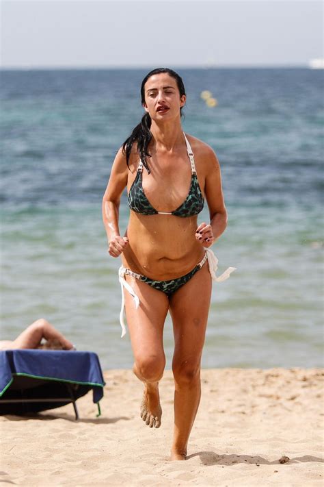 Chantelle Houghton Flaunts Body On Beach Ok Magazine