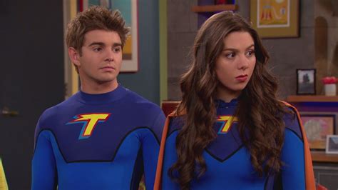 Primeiro Trailer De The Thundermans Return Mostra A Família De Super