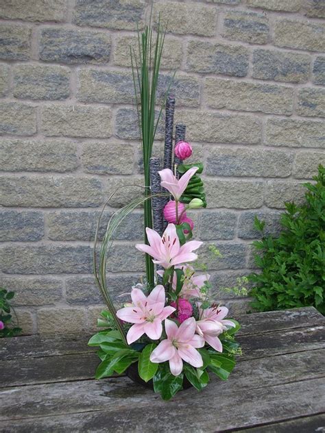 Lily Arrangement Flower Arrangements Flowers Arrangement