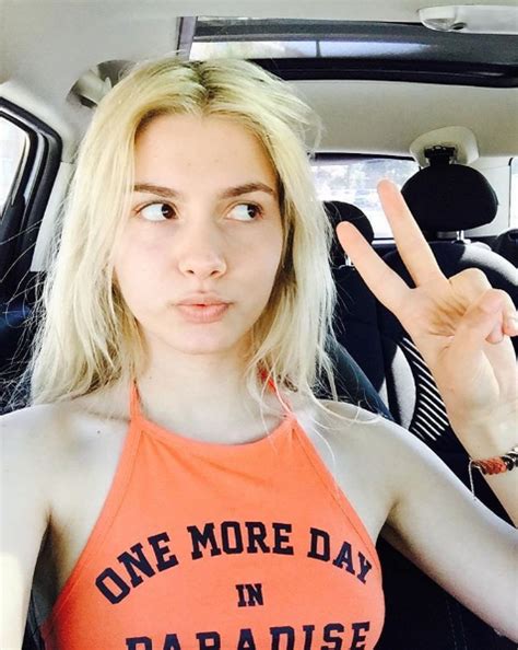 Can she smash with it??? Aleyna Tilki Resimleri | www.sahanechat.com