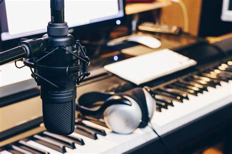 Every wireless headset microphone system for singers connects to a transmitter that is generally put on your belt or in your pocket. 5 Best Microphone for Live Vocals Uncovered | Best Digital ...