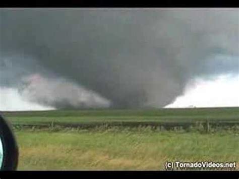 Constructing a climate picture through violent tornado days is more difficult than overall or significant tornado days due to the considerably smaller data set. Tornado F4 Manchester - YouTube