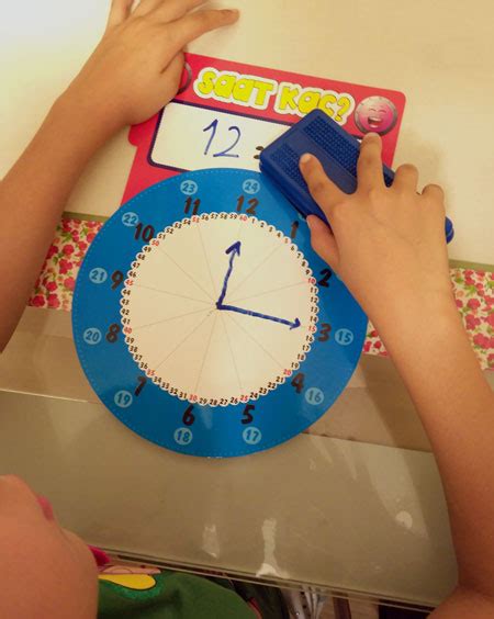 Şuan saat kaç, saat kaç, türkiye saati, amerika saati, japonya saati, çin saati, yerel saat, bütün saat kaç. Saat Kaç? Yaz-Sil (Küçük-Bireysel)