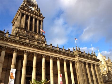 Leeds is the largest city in the county of west yorkshire and is known for its shopping, nightlife, universities, and sports. Gareth Huw Davies - Tolkien's forgotten years in Leeds