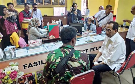 Pihak tni au menilai kemiripan seragam ini bisa memicu kesalahpahaman di lapangan. Menhub Ingin Harga Tol Laut Seragam - Nasional JPNN.com