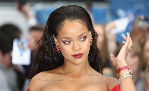 rihanna is not jamaican but twitter has decided to convince us otherwise