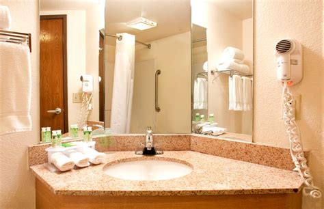 We list the best holiday inn bath hotels so you can review the bath holiday inn hotel list below to find the perfect place. Holiday Inn Express & Suites (Branson, MO) - 1 (800) 504 ...