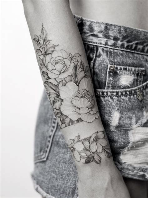 Pin De Dan En Tatuajes Tattoos En 2020 Tatuajes Femeninos Tatuajes