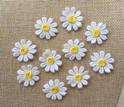 Set Of Daisy Flower Sew On Embroidered Patch Appliqu S Etsy