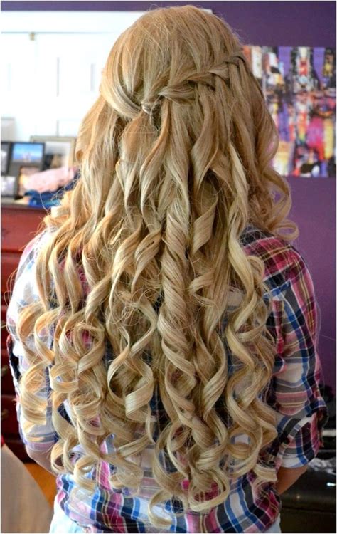 Curly Hairstyles For Prom Night Parties In 2021 Hair Styles Long