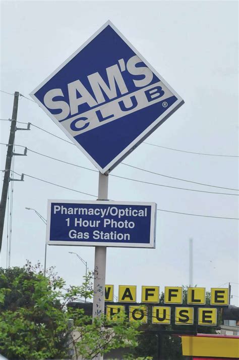 Nothing's small in Sam's Club's big-box move