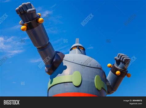 Gigantor Robot Kobe Image And Photo Free Trial Bigstock