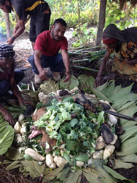 Warakamb Papua New Guinea Warakamb Style Mumu Cooking Food With Hot