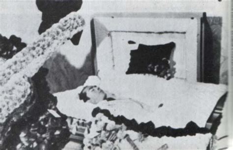 hank williams open casket montgomery municipal auditorium 1953 famous funerals pinterest