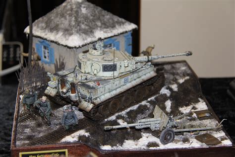 135 Scale Tiger I Attacking With Infantry Tiger Tank Diorama