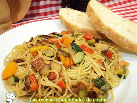 Pollo oriental con verduras2 pechugas de pollo 1 calabacín 1 pimiento verde 1 pimiento rojo 3 zanahorias grandes 1 cebolla aceite de oliva 2 cuscus con pollo y verduras250 gr. Receta de espaguetis con verduras - Recetas de cocina con ...