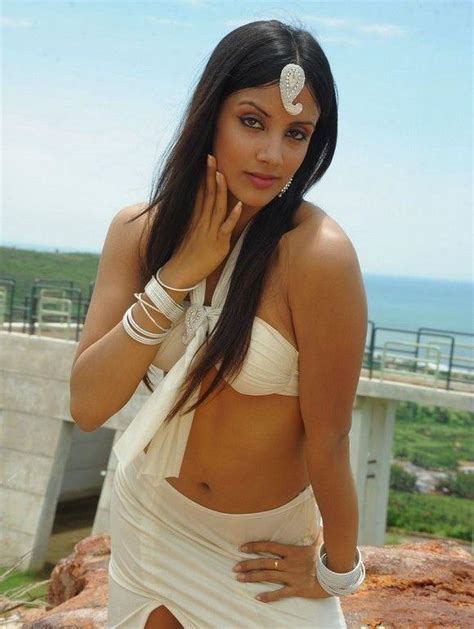 South Indian Actress Rithika Sood Hot Pictures