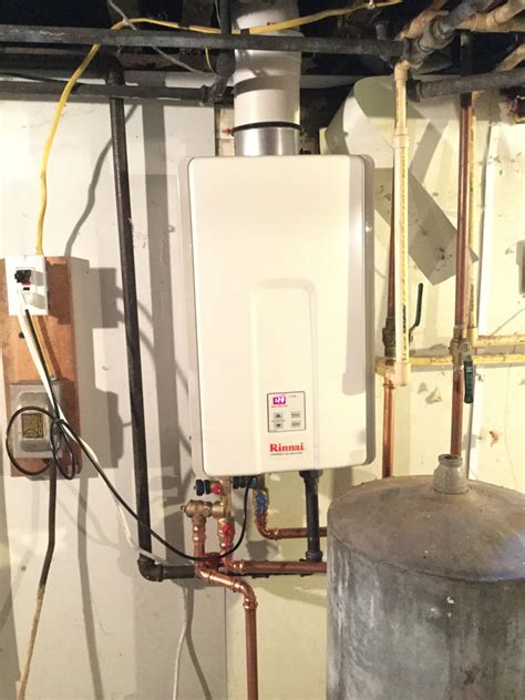 Pemanas air yang menggunakan tenaga listrik ada dua jenis. Gas Tankless Hot Water Heaters in Laporte Indiana