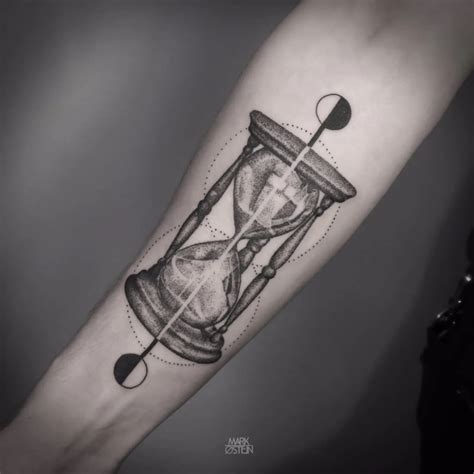 10 Timeless Blackwork Hourglass Tattoos Tatuajes De Relojes Kulturaupice