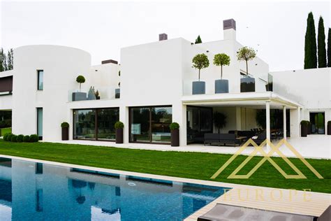 Utiliza el buscador para encontrar una casa rural barata en madrid acorde a tus necesidades. Casas millonarias en Madrid, España - Spain Real Estate Portal