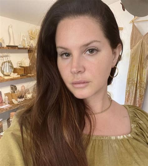 Ldr9 On Twitter Rt Ldrcrave Lana Del Rey Looks Stunning In A New Selfie 💛