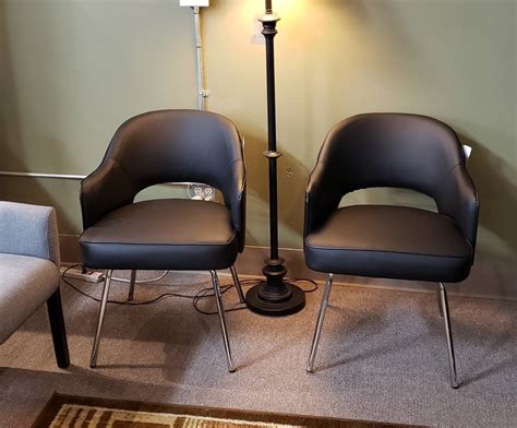 Black Guest Chairs With Chrom Base A 
