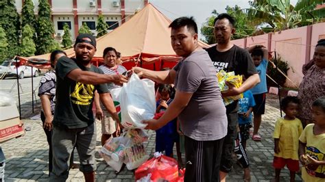 Mi Pui Dermayu Sindang Serahkan Bantuan Untuk Korban Banjir Indramayujeh