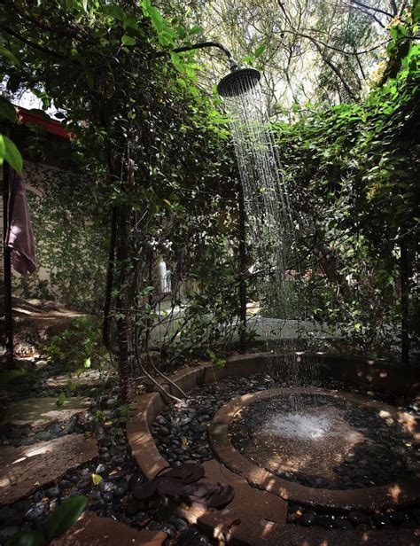 Amazing Outdoor Showers That Will Impress You Part