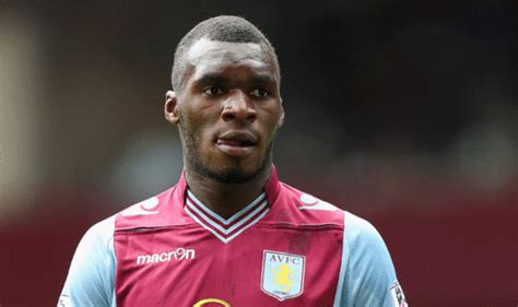 Christian benteke , 31 ağustos 2012'de 7 milyon pound karşılığında premier league kulüplerinden aston villa ile dört sezonluk sözleşme imzaladı. Christian Benteke blow! Aston Villa striker set to miss World Cup | Football | Sport | Express.co.uk