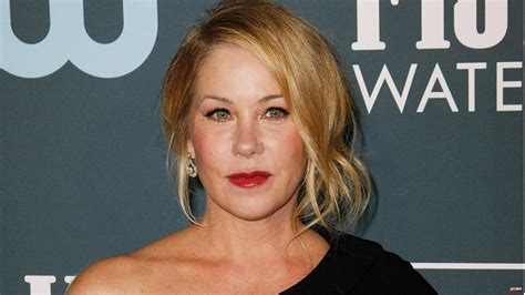 Multiple Sclerosis Christina Applegate Ive Gained Almost 40 Pounds