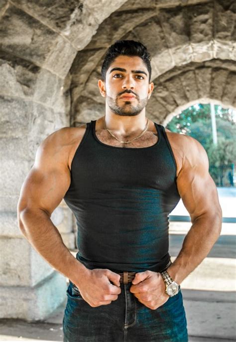 Pin By Alex Valles On Muscular Musclé Muscle Men Muscle Hunks